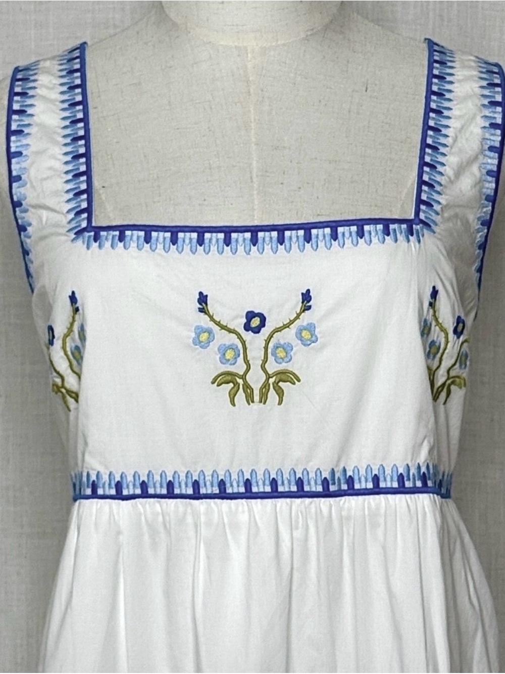English Factory Cayce Embroidered Cotton Midi Dress Ivory Blue Tiered NWT Large - Picture 4 of 10